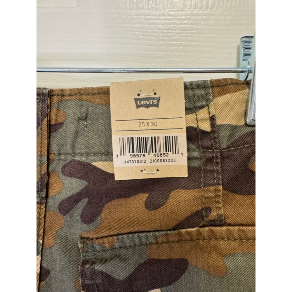 Women's Levi's Camouflage '94 Baggy Cargo Pants Size 25 - Picture 8 of 8